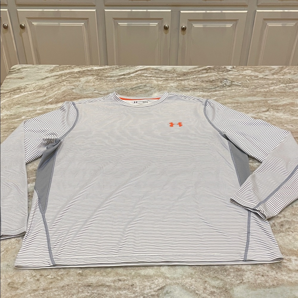 Under Armour men’s long sleeve T-shirt
